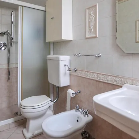 Lovely In With Kitchen *